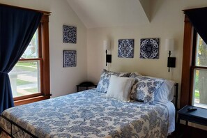 3 Schlafzimmer, Schreibtisch, Bügeleisen/Bügelbrett, Reisekinderbett