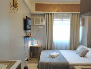 1 bedroom, iron/ironing board, WiFi, bed sheets - 30th flr CITY VIEW Urban Deca Tower Edsa
(Mandaluyong)