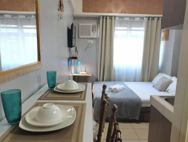 1 bedroom, iron/ironing board, WiFi, bed sheets - 30th flr CITY VIEW Urban Deca Tower Edsa
(Mandaluyong)