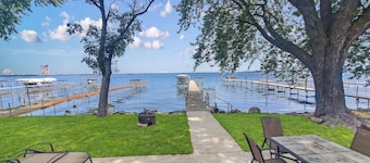 Anchors Away Cottage on Big Spirit Lake (Lakefront)