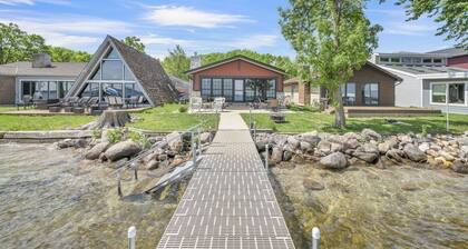 Anchors Away Cottage on Big Spirit Lake (Lakefront)