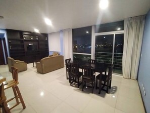 Interior - Luxurious Apartment in 100% Equipped Condominium (San José)