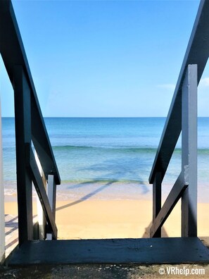 Am Strand, Liegestühle, Strandtücher
