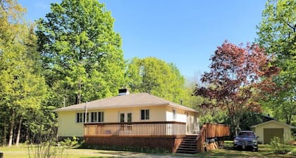 *New* Cozy 4 Season Family Cottage