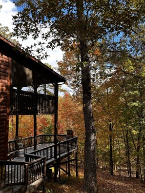 Property grounds - Katahdin Cabin, tranquil n rustic with inside hot tub, close to town! Romantic!
 (Blue Ridge)