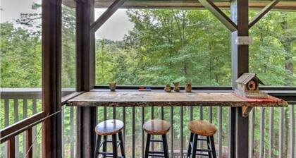 Katahdin Cabin, tranquil n rustic with inside hot tub, close to town! Romantic!