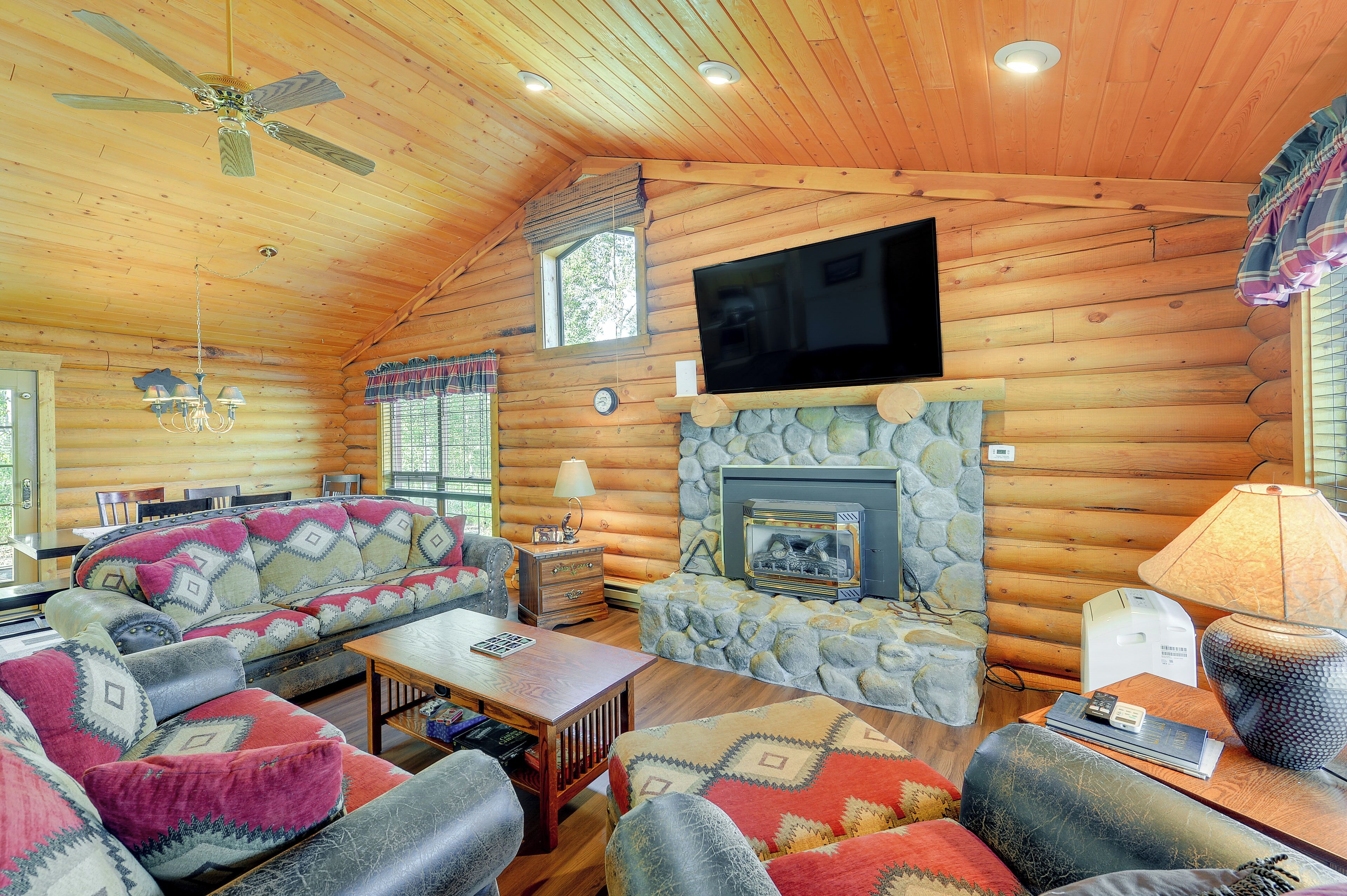 Picturesque Island Park Escape w/ Fire Pit!