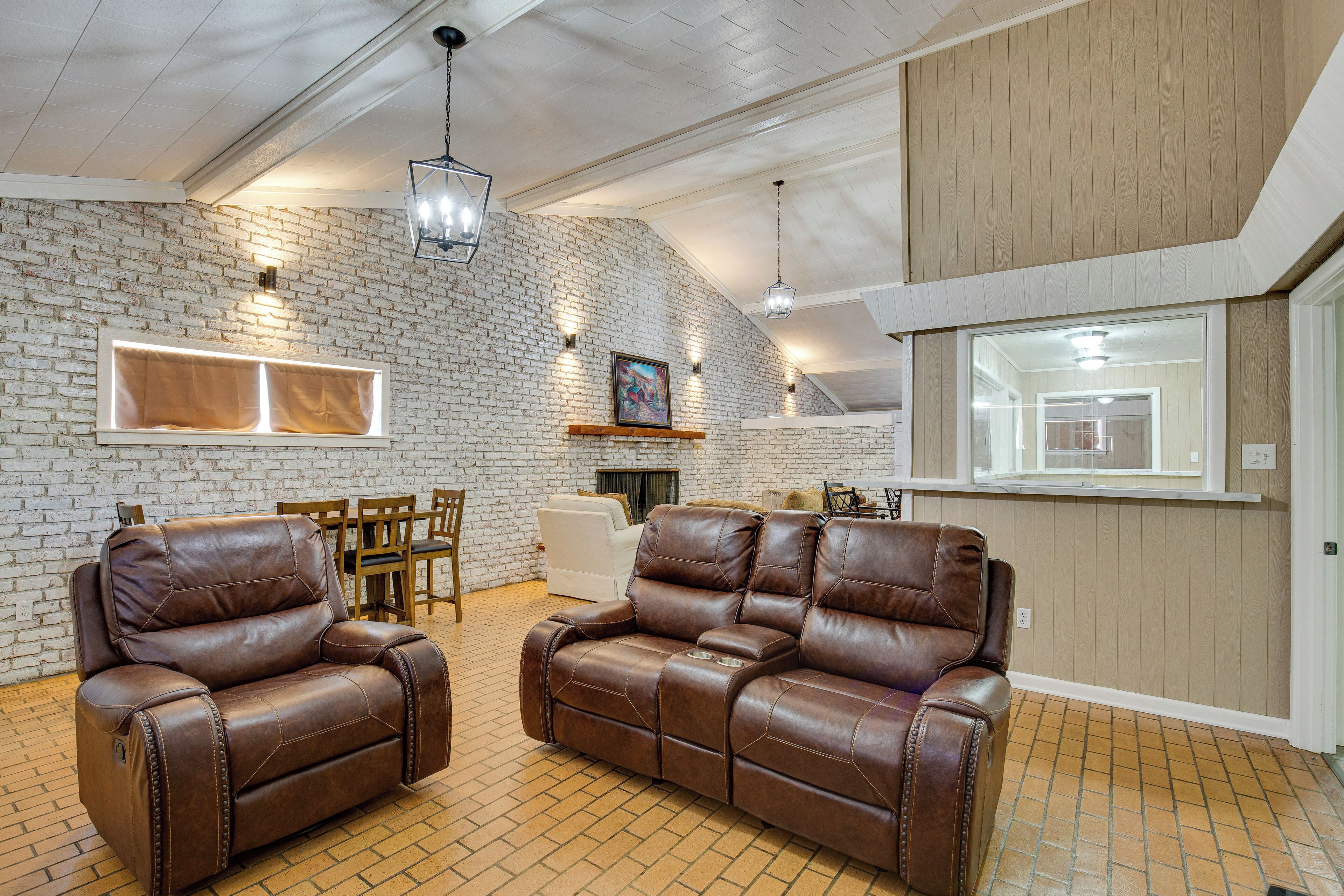 Family Overton Vacation Rental ~ 21 Mi to Tyler!