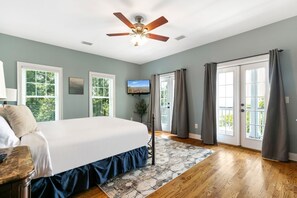 5 bedrooms, iron/ironing board, bed sheets