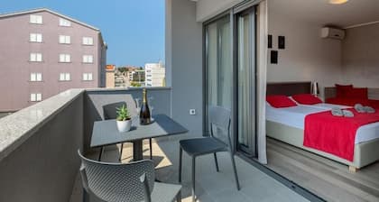 Pula City Center Accommodation - Double Room with Balcony
