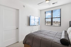 1 chambre, bureau, fer et planche à repasser, Wi-Fi