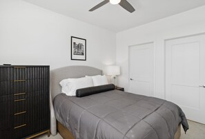 1 bedroom, desk, iron/ironing board, WiFi - 1 bedroom - Queen | Culdesac Tempe (Tempe)