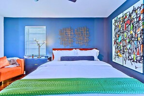 3 bedrooms, desk, iron/ironing board, free WiFi - Grand Prairie World Cup: 10 min Drive to Stadium 20 min drive to Fan Festival i (Grand Prairie)