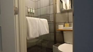 Chuveiro, secador de cabelo