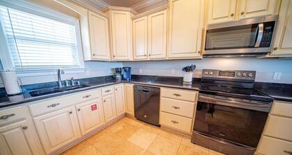 St George Island, Spacious, Pet Friendly, Private Pool, Elevator, Sleeps 12