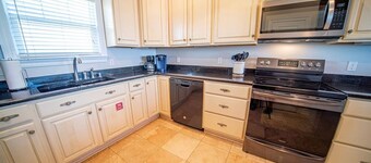St George Island, Spacious, Pet Friendly, Private Pool, Elevator, Sleeps 12