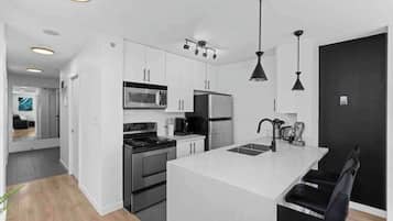 Cookware/dishes/utensils