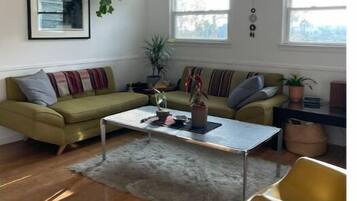 Smart TV, music library, stereo