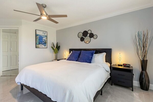 2 bedrooms, desk, iron/ironing board, WiFi