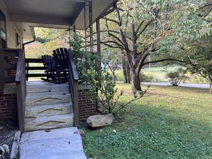 Property grounds - Dragons Lair - motorcycle friendly, all paved roads, lockable garage, no incline (Robbinsville)