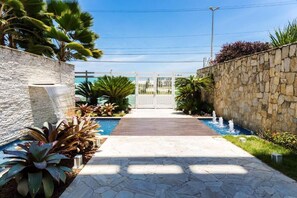 Pool - Mandai Premium Sea View Apartment (Algodoal Cabo Frio)