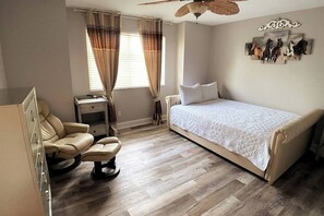 5 habitaciones, tabla de planchar con plancha, wifi y ropa de cama 