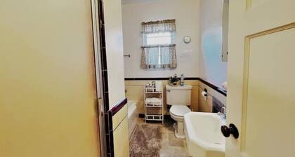 Quiet 1 Bed Apt Near Downtown-2507