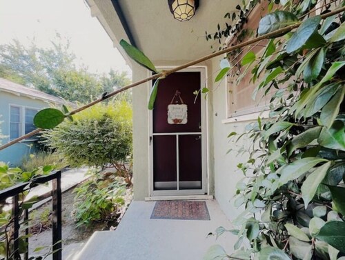 Quiet 1 Bed Apt Near Downtown-2507