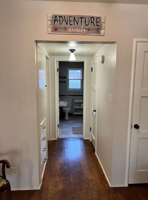 Interior - Cozy Bungalow-2517 (Bakersfield)