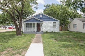 Exterior - The Gathering Space - Updated - Great Location! (Springfield)