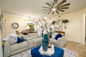 Smart TV, ping pong, books - CASA LADERA - Upscale 3-Bed, 2-Bath (Scottsdale, Arizona)