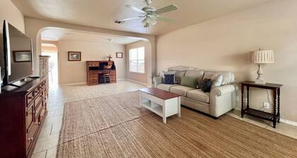 Spacious Ponderosa-Minutes from Gruene & Shopping!