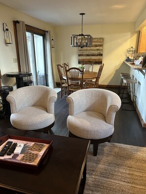 Interior - COZY PET-FRIENDLY HOUSE THAT YOUR FAMILY WILL LOVE IN CAMELBACK MOUNTAIN- (Tannersville)