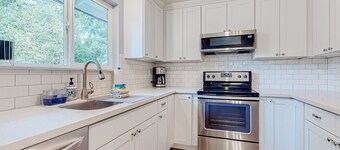 Rowandale | Serene house in University Place - short walk away from Puget Sound