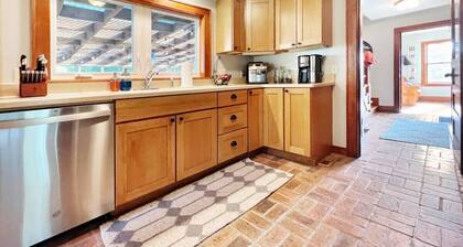 Family Friendly Modern Farmhouse 42 Private Acres