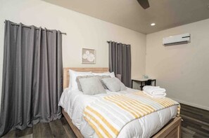 4 bedrooms, desk, iron/ironing board, travel cot