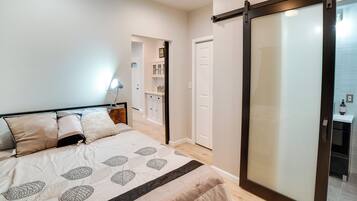 1 bedroom, iron/ironing board, Internet, bed sheets