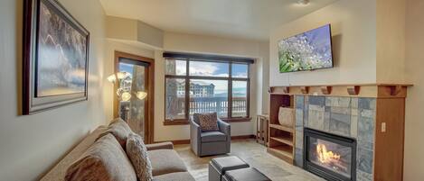 Televisor intel·ligent, llar de foc i reproductor de DVD