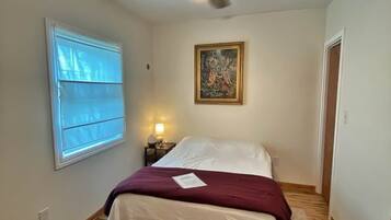 2 bedrooms, WiFi, bed sheets, wheelchair access