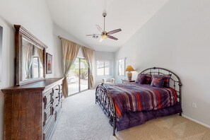 4 Schlafzimmer, Bügeleisen/Bügelbrett, Internetzugang, Bettwäsche