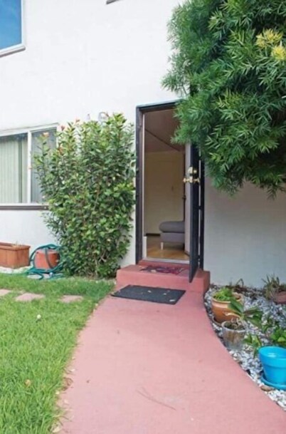Studio Paradise in Lovely Neighborhood