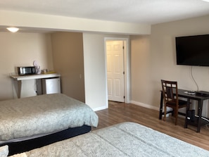 Chambre Double Économique | Bureau, Wi-Fi gratuit, draps fournis