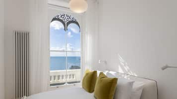 2 bedrooms, premium bedding, down duvets, individually decorated