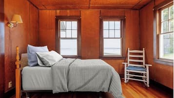 5 bedrooms, WiFi, bed sheets