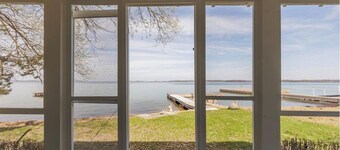 Charming Cottage On Banks Of St. Lawrence River 