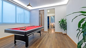 Loft Luxe, plusieurs chambres, vue partielle sur l'océan | Coin séjour