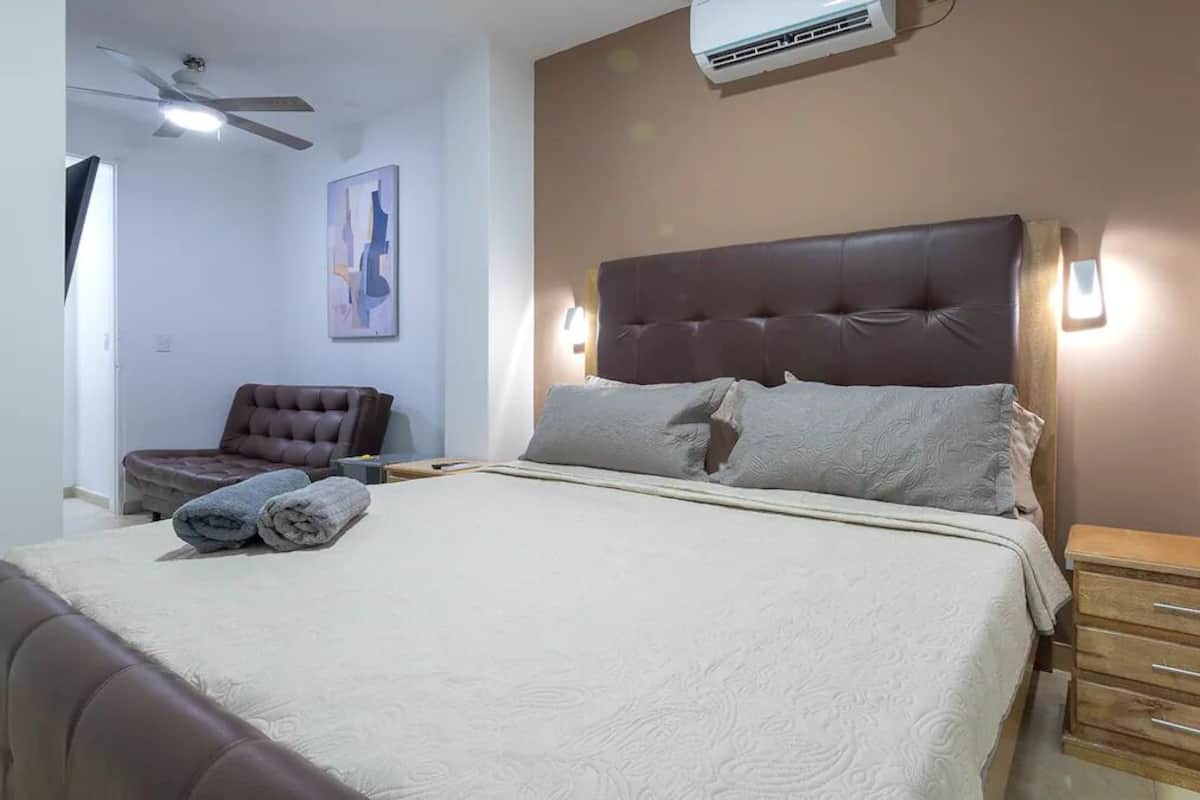 1 dormitorio, ropa de cama de alta calidad, edredones de plumas