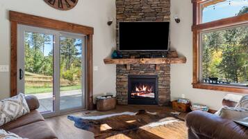 TV, fireplace