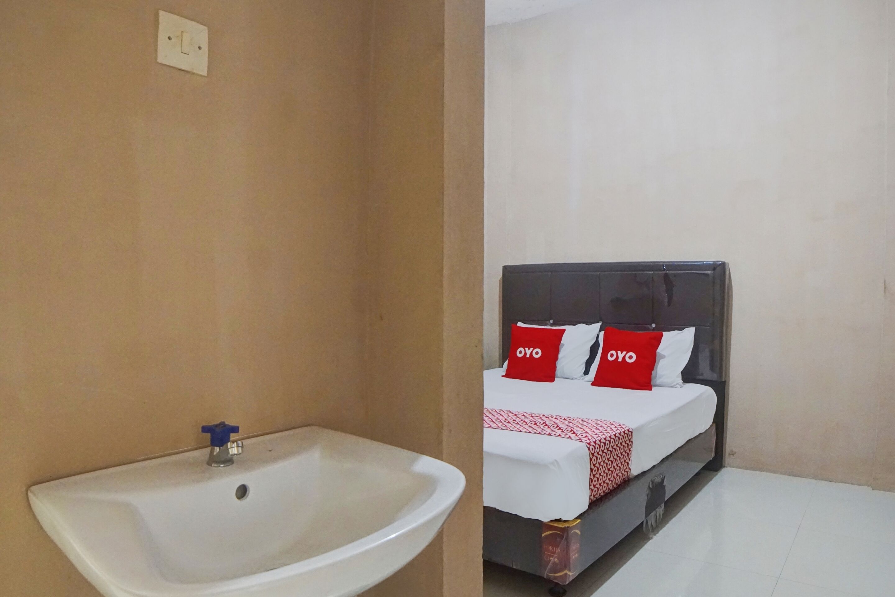 Photo - Hotel O Penginapan Syariah Faster Inn