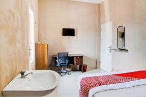 Standard Double Room | Desk, laptop workspace, free WiFi, bed sheets
